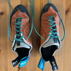 Scarpa Women’s Helix Rock Climbing Shoes